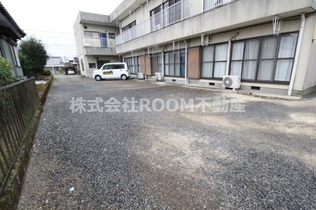 エミネンスの駐車場
