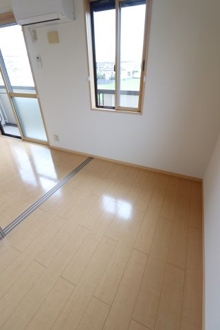 サンハイムAの洋室