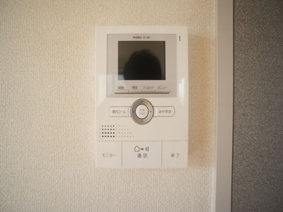 【セキュリティ】 | ラフォーレ・ハピネス D | 訪問者の確認ができるTVドアホン付きです♪