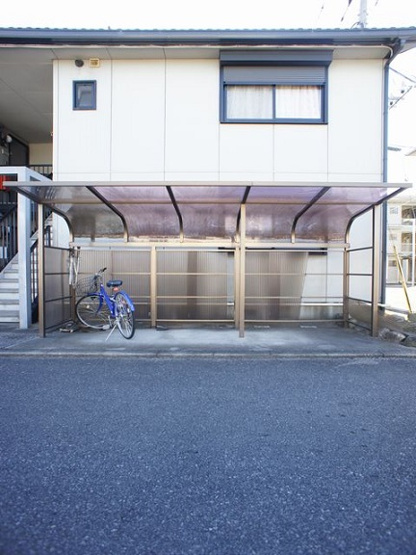 【その他共用部分】 | ラフォーレ・ハピネス D | 屋根付きの駐輪場があります♪