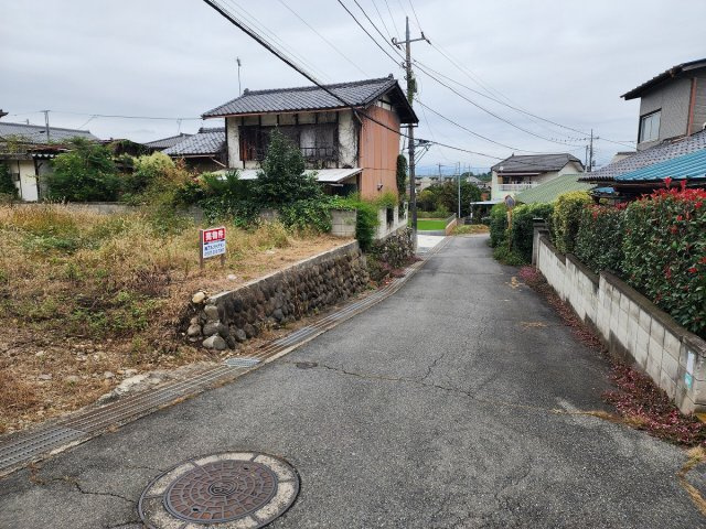 高崎市根小屋町売土地の前面道路含む現地写真