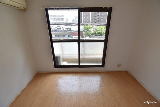 メゾンワタナベ　仲介手数料無料の洋室