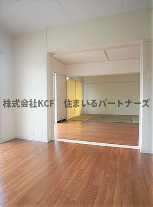 ビュークレスト高良内の居間・リビング|ゆったり過ごせる居間です