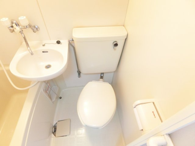 アドバンスのトイレ|同物件別部屋イメージ写真