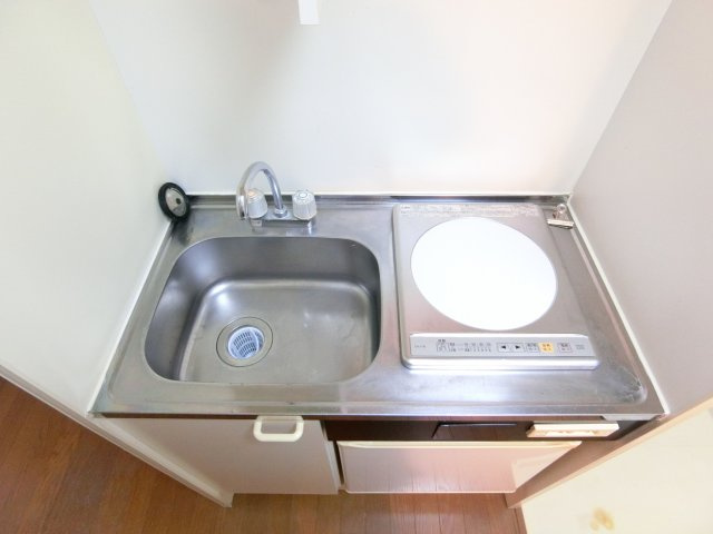 アドバンスのキッチン|同物件別部屋イメージ写真