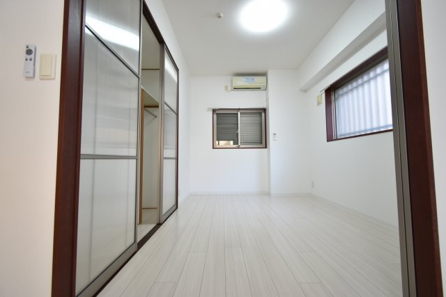 GROOVE難波西の洋室