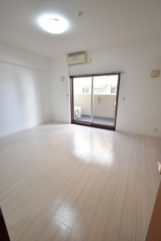 GROOVE難波西の居間・リビング