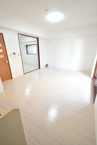 GROOVE難波西の居間・リビング