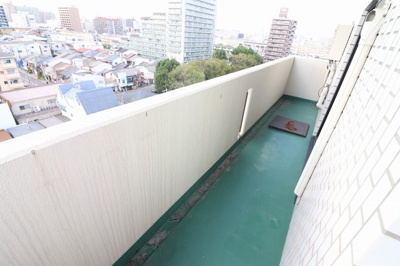 【バルコニー】 | ロイヤルハイツ今福鶴見駅 | 広々としたバルコニーです
