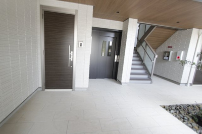 【エントランス】 | シャーメゾン大和高田