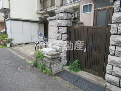 【エントランス】 | 善根寺町4丁目テラスハウス（新石切賃貸） | 毎日通るエントランスはこのようになっています