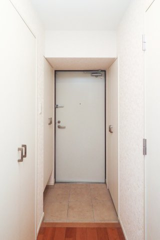 サヴォイ箱崎セントリシティ　4階の玄関|別号室のものです。現状優先です。