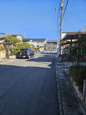 【前面道路含む現地写真】 | 鳥取市面影２丁目中古戸建て