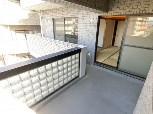 旭ビルディングのバルコニー