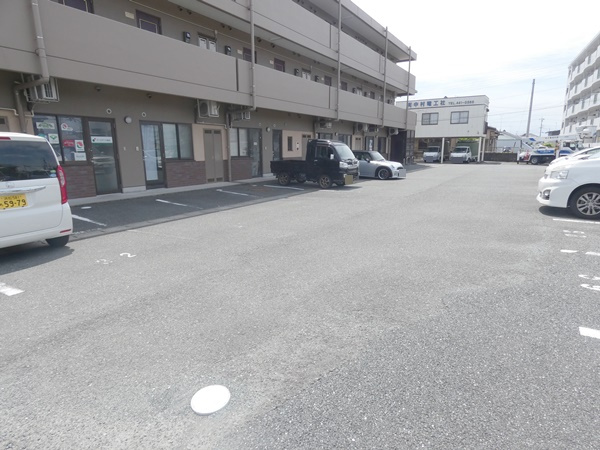 ボーヌングノインシュタインの駐車場