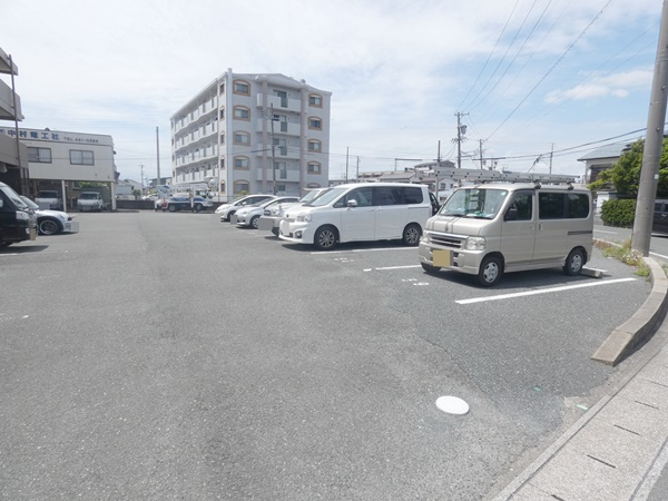 ボーヌングノインシュタインの駐車場