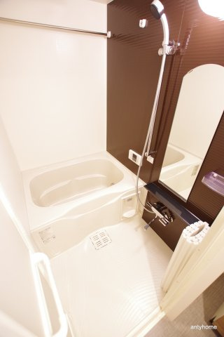 スプランディッド難波WEST 仲介手数料無料の浴室