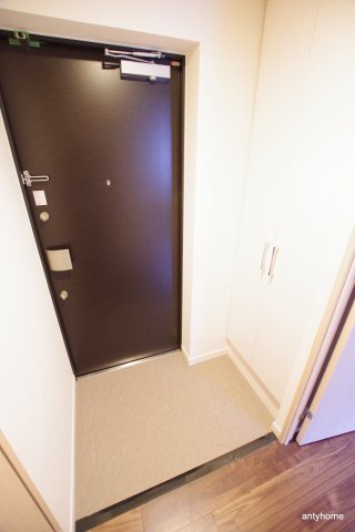 スプランディッド難波元町DUE 仲介手数料無料の玄関