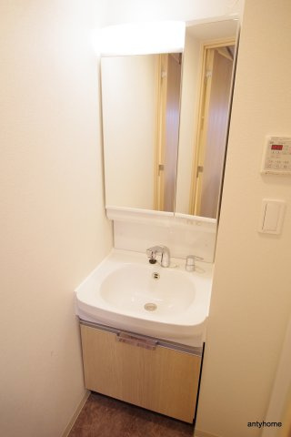 スプランディッド難波元町DUE 仲介手数料無料の洗面所