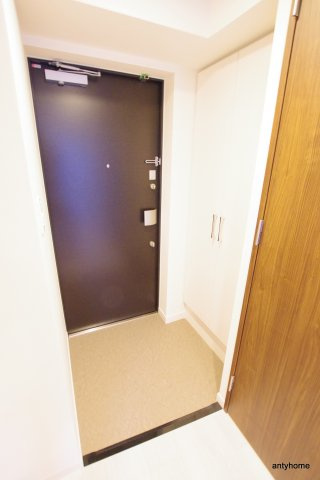 スプランディッド難波元町DUE　仲介手数料無料の玄関