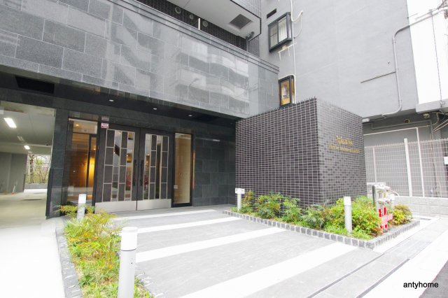 スプランディッド難波元町DUE　仲介手数料無料のエントランス