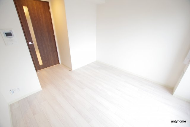 スプランディッド難波元町DUE　仲介手数料無料の洋室