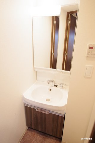 スプランディッド難波元町DUE　仲介手数料無料の洗面所