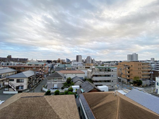 【展望】 | バルコニーからの眺望です♪周りに視界を遮る建物がないので景色がよく見渡せます！