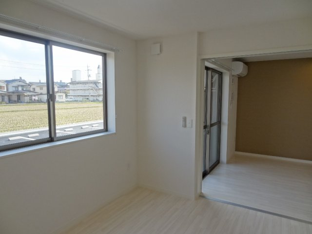 ハピネスの洋室