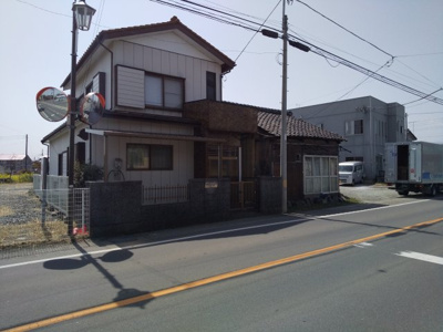 【外観】 | 藤岡市藤岡　中古戸建住宅(リフォーム向き) | きれいな外観です。