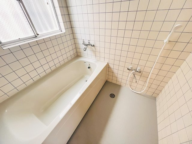 井上ビルの浴室