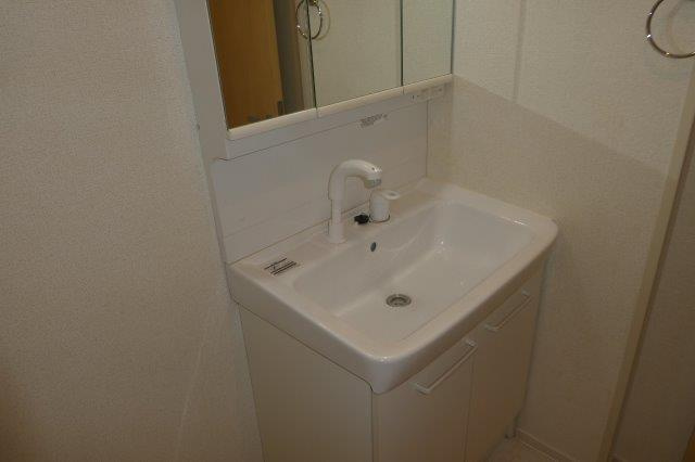 ダイヤモンド・ノアＢの独立洗面台|シャンプードレッサー