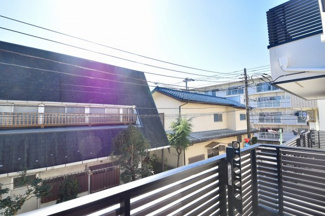 【展望】 | バルコニーからは開放的な景色が眺められます。