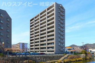 【外観】 | モアグレ－ス田神3階部分　田神駅まで5分！小中学校徒歩10分圏内！ペット飼育可能！オートロック完備
