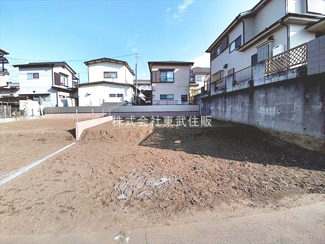 【前面道路含む現地写真】 | 日高市高萩　全２区画　B号区 | 小中学校が近く安心です