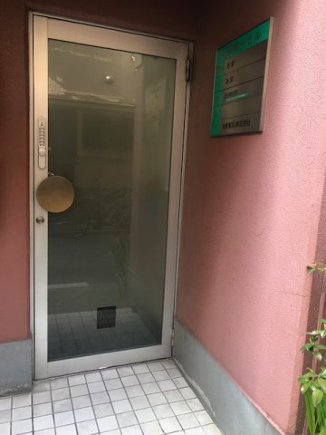 池原第一ビルのエントランス