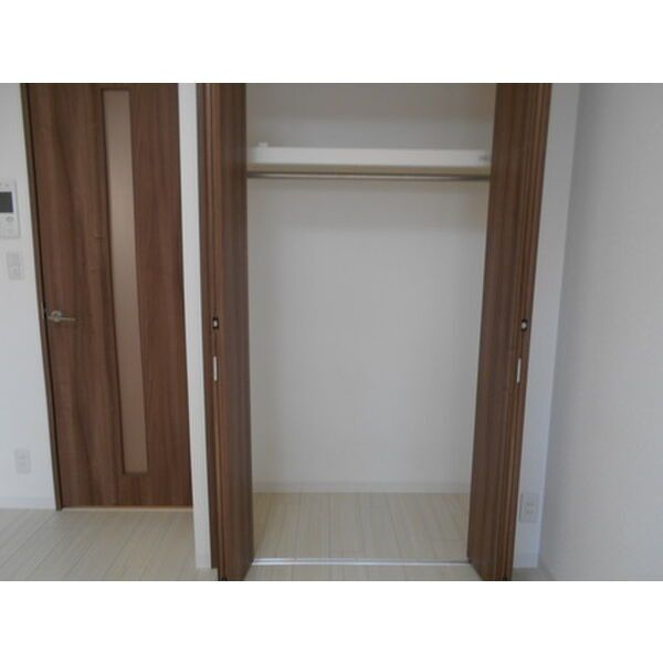 HRフロントリーガル難波WESTの収納