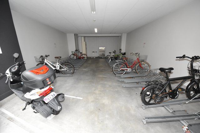 HRフロントリーガル難波WEST