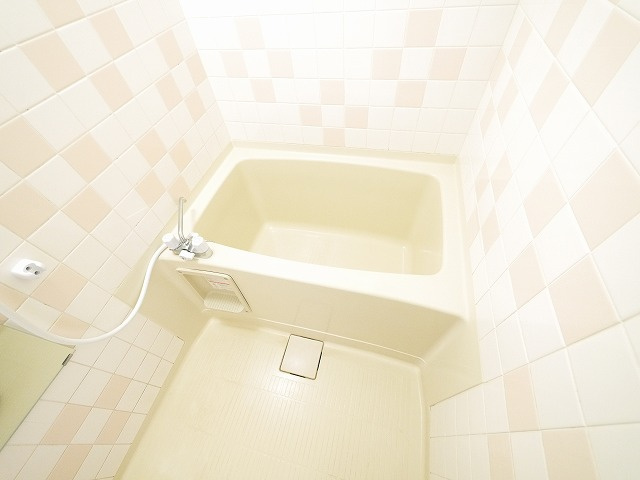 ウイングマンションの浴室|コンパクトで使いやすいお風呂です