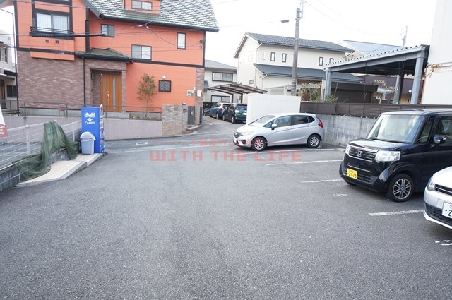 セジュール・ディア・モント【10，000円キャッシュバック対象物件】の駐車場|駐車場があるので、車を買う予定の方も安心です