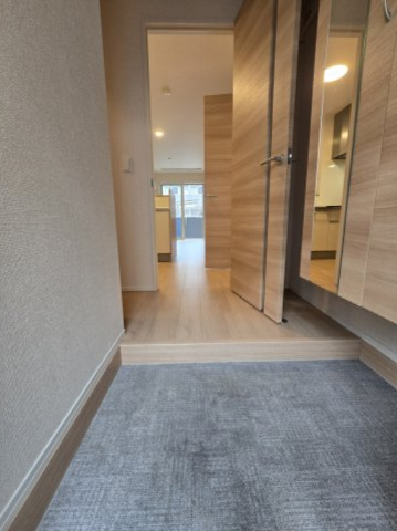 アリビオ向日町A棟の玄関