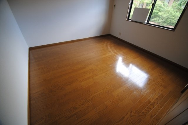 ハイネス迎野の洋室|明るい洋室です