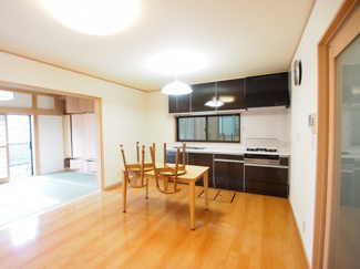 【居間・リビング】 | 崎山貸家