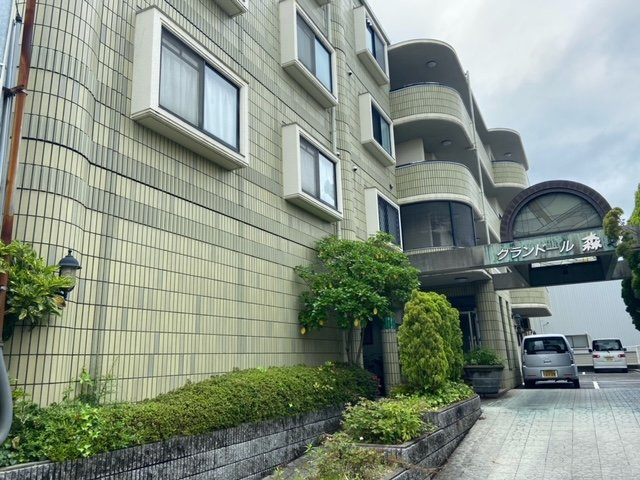 グランドール森友のエントランス