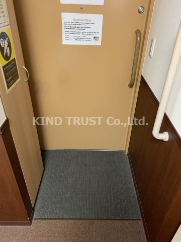 ひふみ苑天満橋の玄関