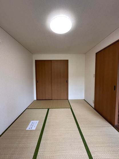 【寝室】 | ライリッヒ・フーガ | 南向き和室6帖☆押入れがあります♪寝具をすっきり収納できるので和室は寝室にもオススメ☆