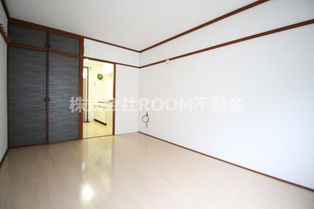 ガーデンTM2の居間・リビング|こちらのリビングで趣味の時間をお楽しみください