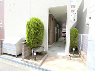 【エントランス】