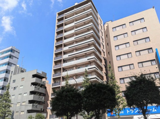 【外観】 | 白山通り沿いに建つコンセプトマンションです。