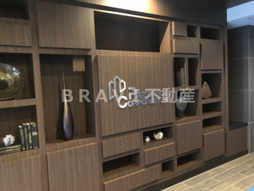 プレサンス堺筋本町センティス　BRAVI不動産のロビー|【プレサンス堺筋本町センティス】ゆとりのあるロビーです